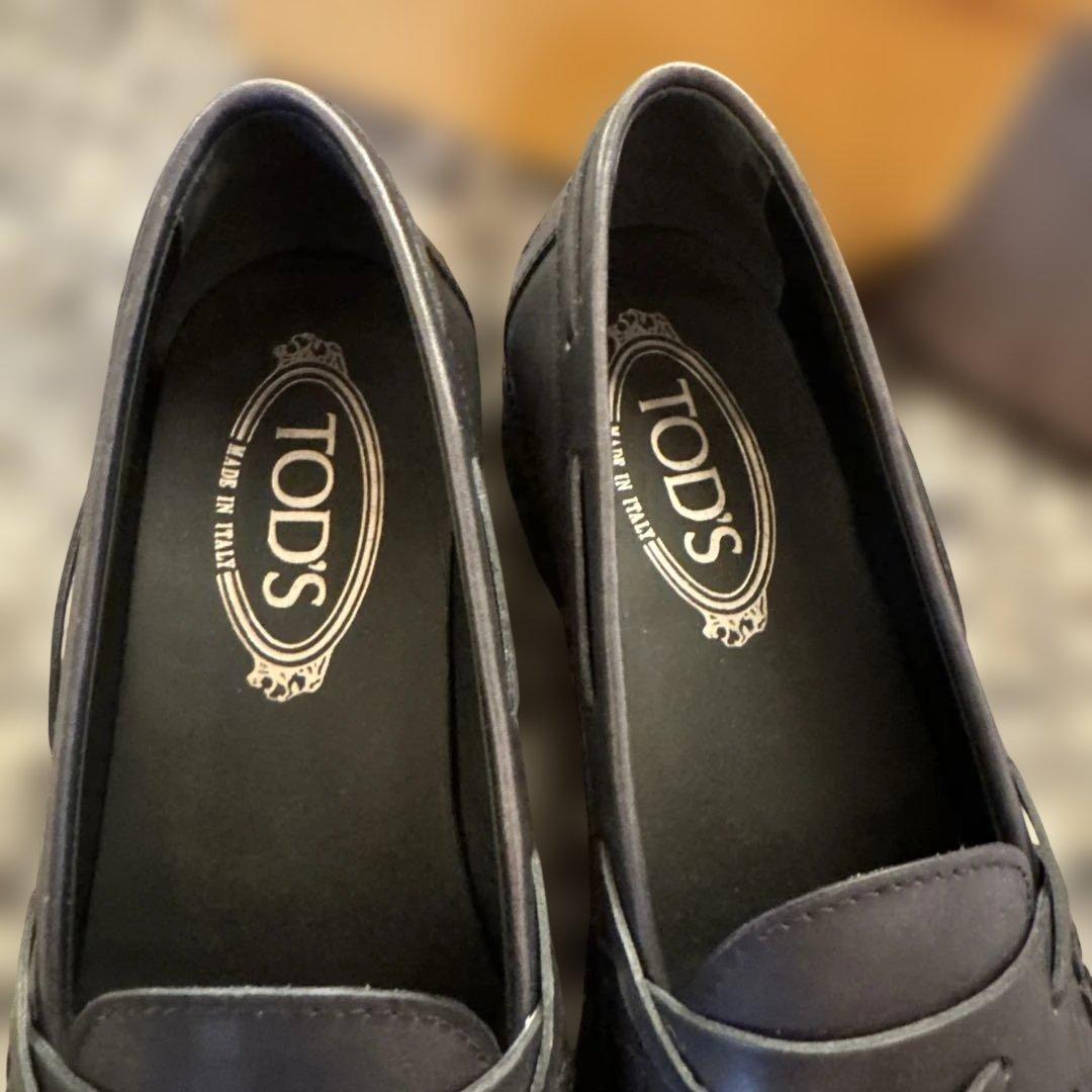 TOD'S トッズ　黒　タッセル　ローファー　24.5