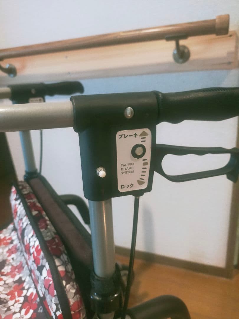 【極美品】島製作所 シンフォニーSP花柄BK 歩行器 シルバーカー