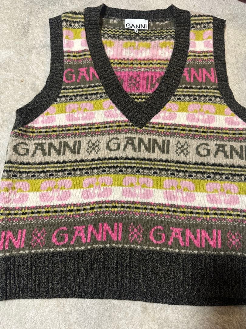 GANNI ニットベスト ピンク グレー