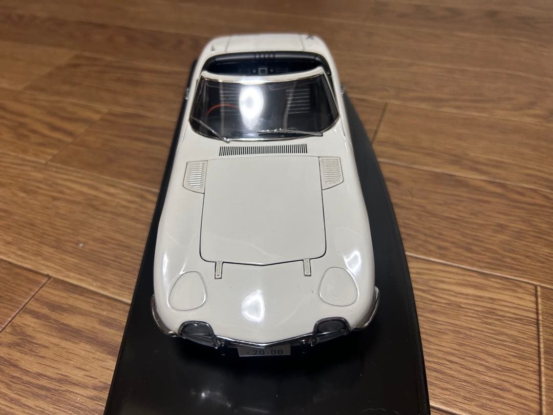 トヨタ2000GT 007ボンドカー　白オープンカー　1/18 AUTOART
