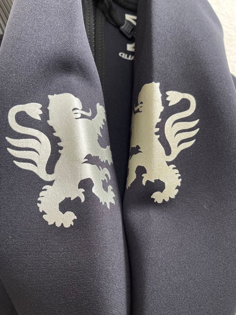 【美品】QUAKYSENSE ウェットスーツ メンズS ブラック セットアップ