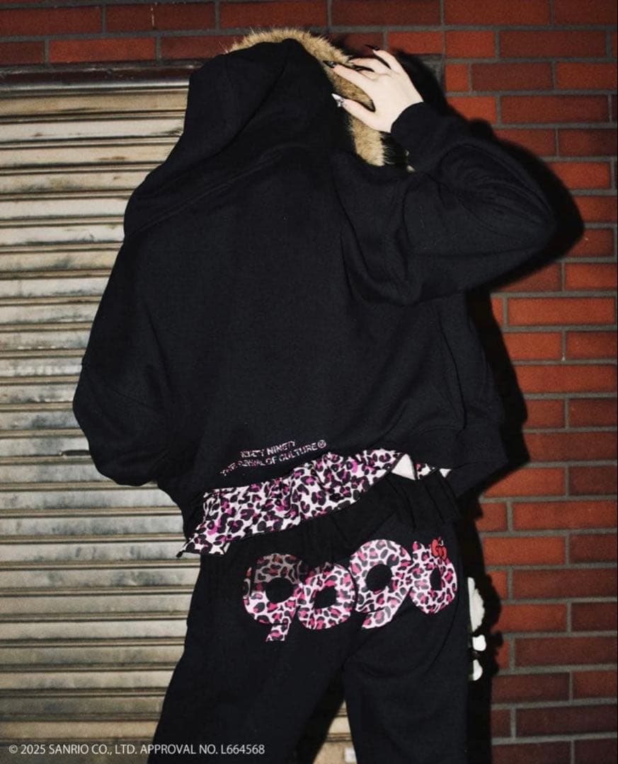 9090 girl × HELLO KITTY 90 Logo セットアップ M