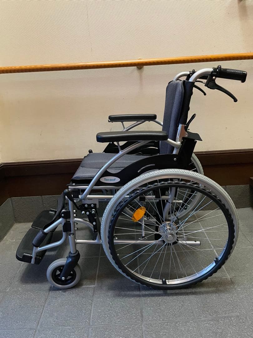 Tacaof テイコブ 車椅子 折りたたみ　自走式　ノーパンクタイヤ　WHS07