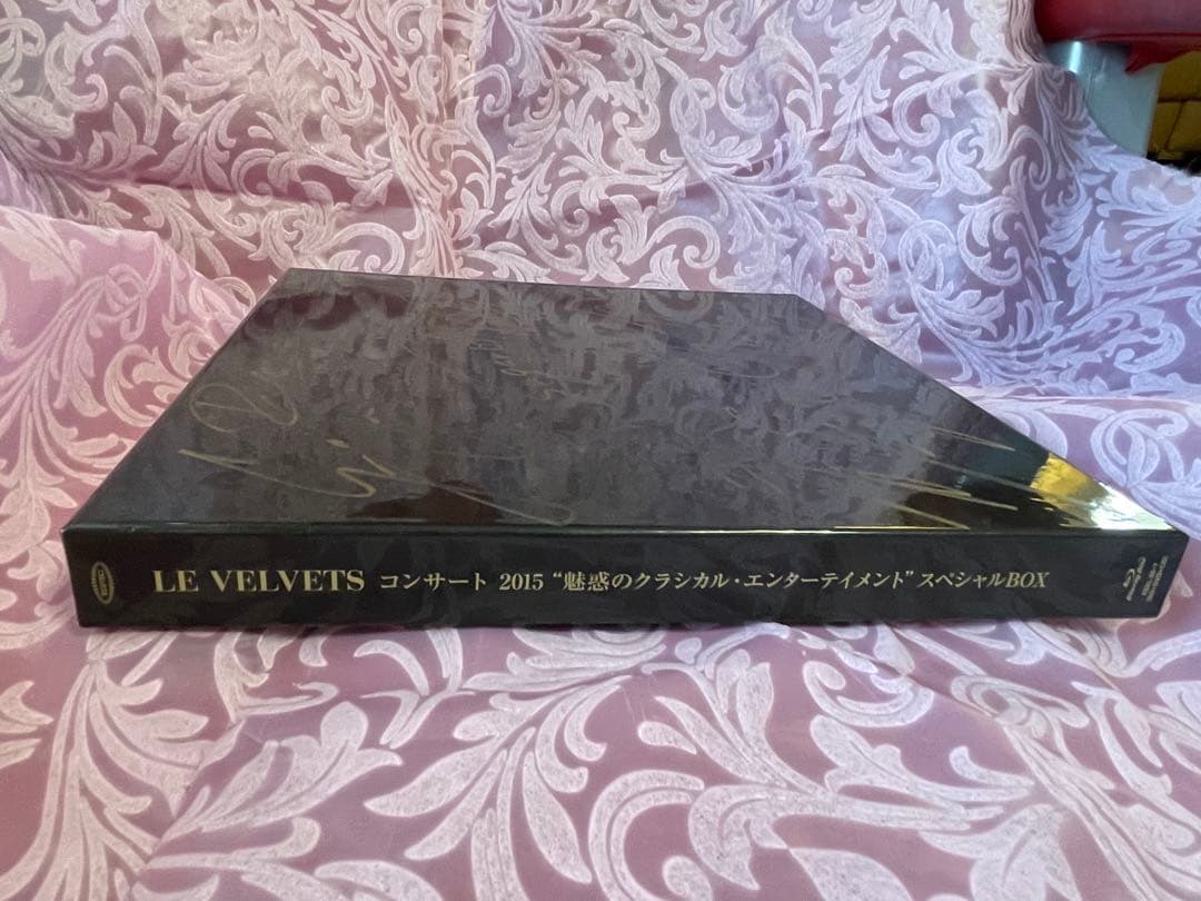 LE VELVETS サイン入りスペシャルBOX