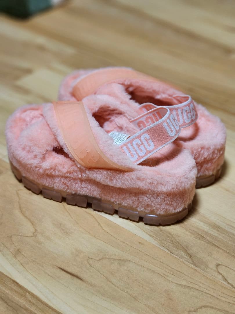 UGG ピンクファー厚底サンダル FUZZITA CLEAR 23cm