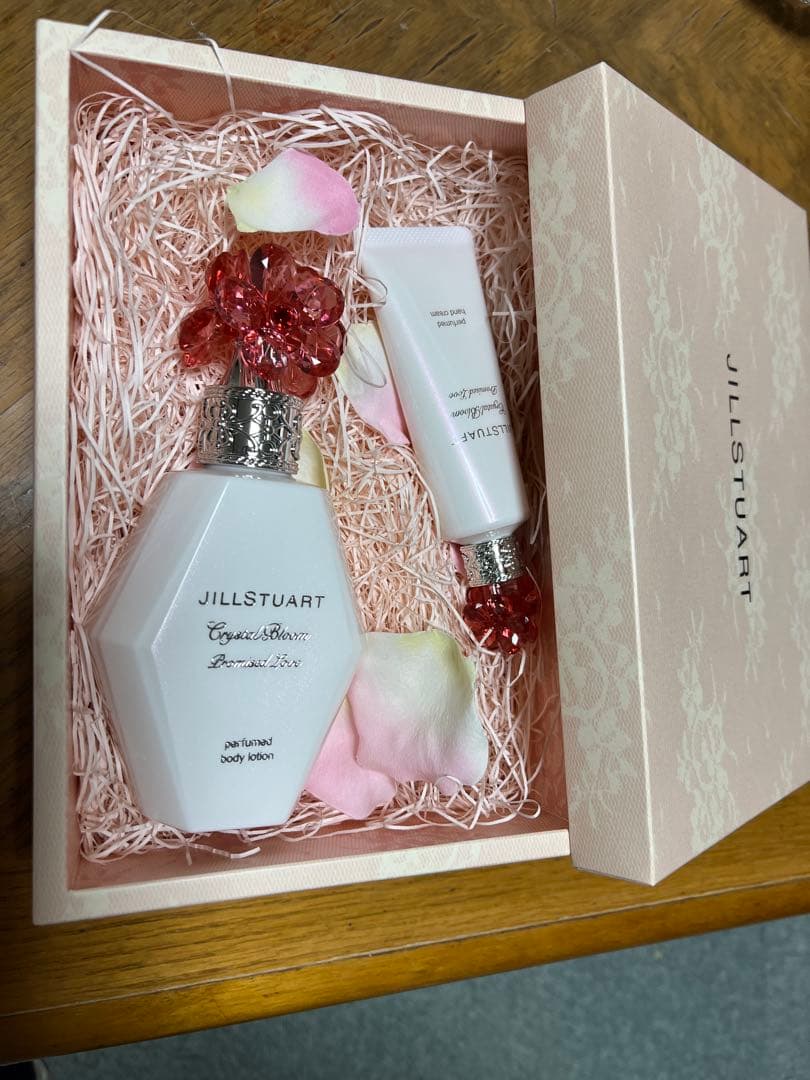 ジルスチュアートクリスタルブルーム ブレスドラブ パフュームド　ローションセット