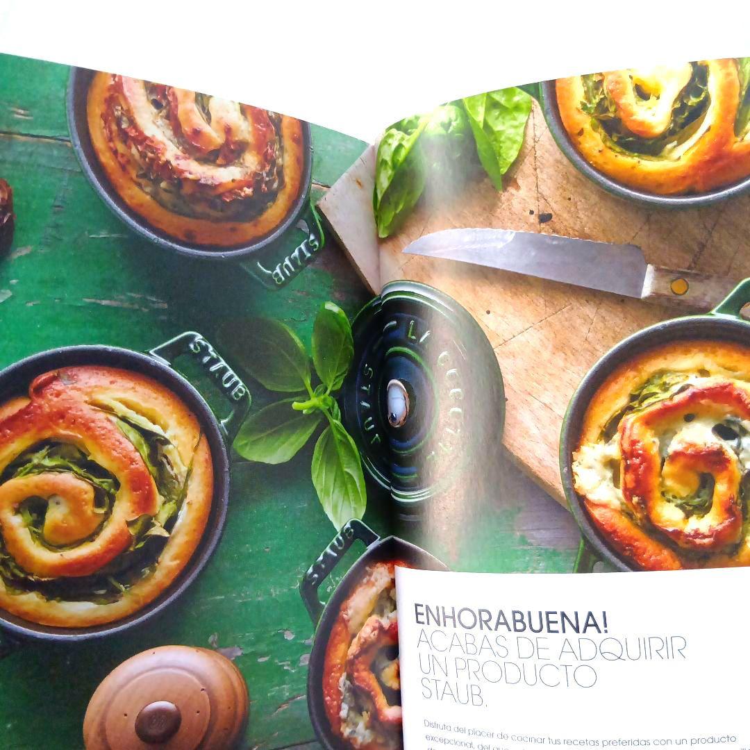 【新品(未使用)】STAUB　ストウブ　ピコ・ココット　ラウンド 18cm（赤）