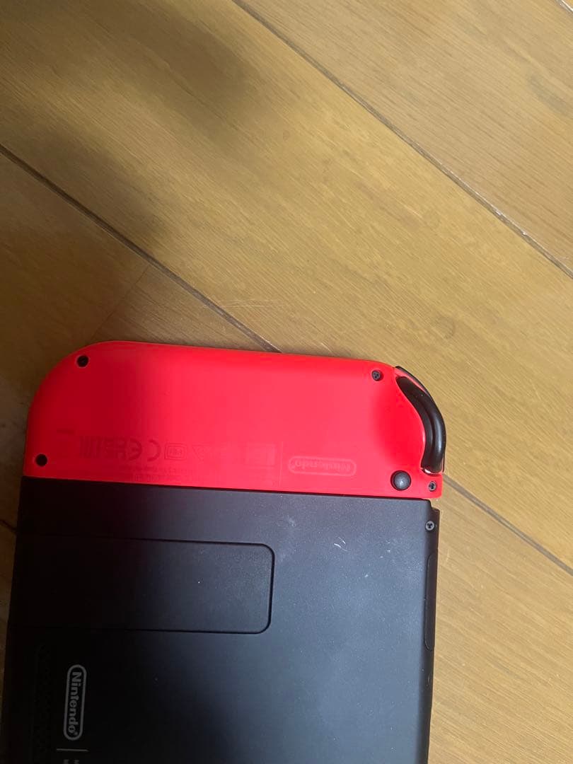 ニンテンドースイッチ(美品)とコントローラー、ケースなどの特典付き