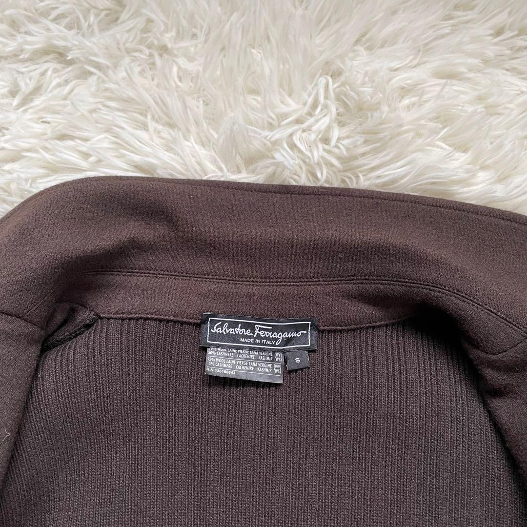 Salvatore Ferragamo ブラウンカシミヤ混スカートスーツ上下