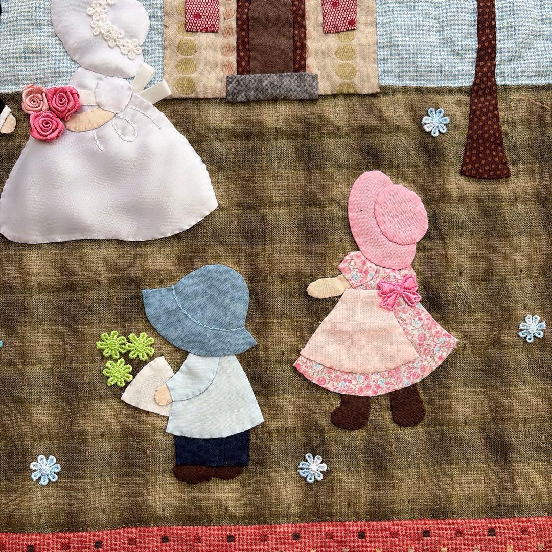 パッチワークタペストリー　スーちゃん　キルト