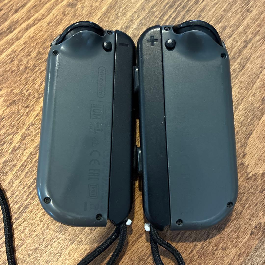 Nintendo Switch本体6年使用Joy-Conやや不具合あり傷汚れあり