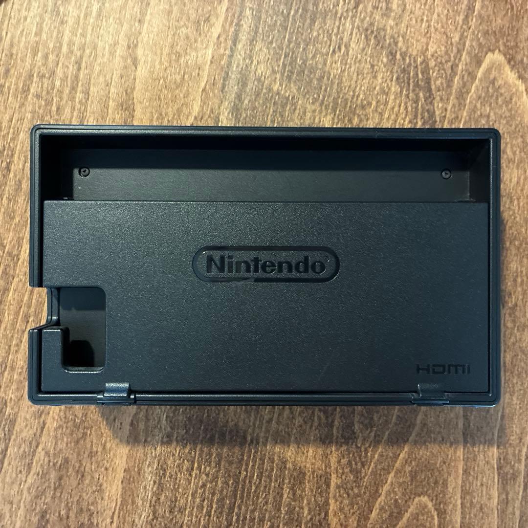 Nintendo Switch本体6年使用Joy-Conやや不具合あり傷汚れあり