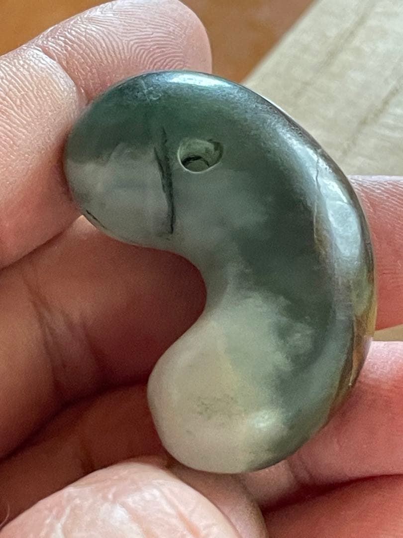 古墳時代　勾玉　硬玉　翡翠　瑪瑙　出土品31g