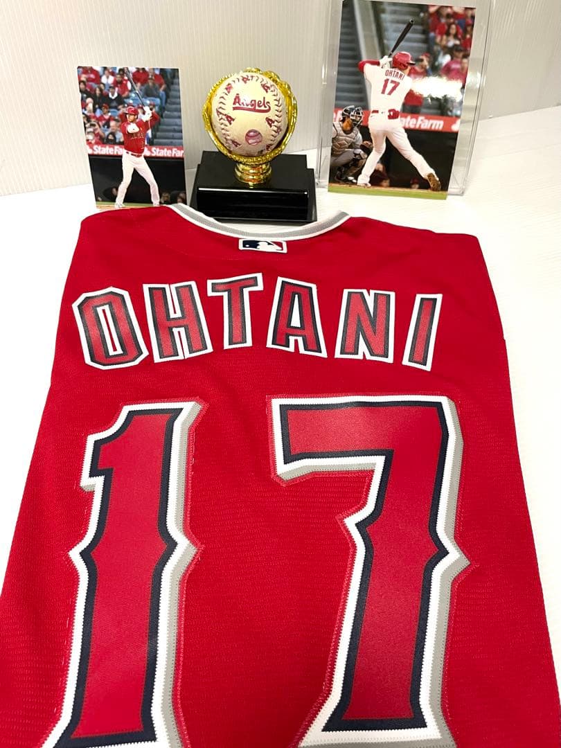 希少　大谷翔平　Majesticレプリカユニフォーム &シティコネクトボール