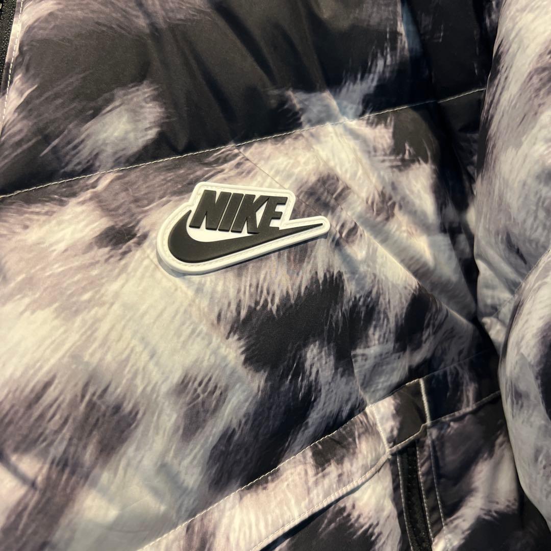 Nike ダウンジャケット 白黒タイダイ柄 フード付き 短丈ダウン