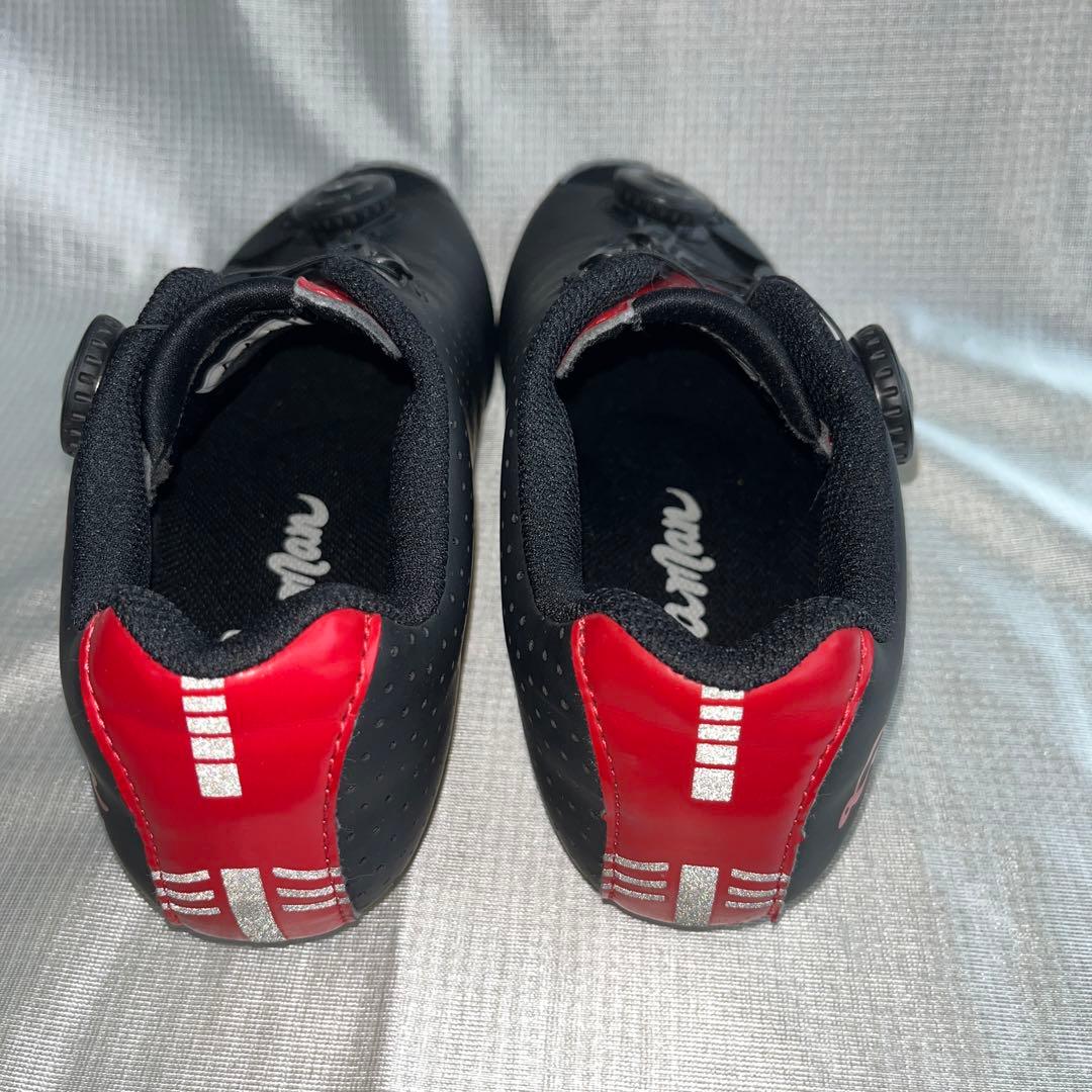 ボアダイヤル式 ロードバイクシューズ ブラック/レッド