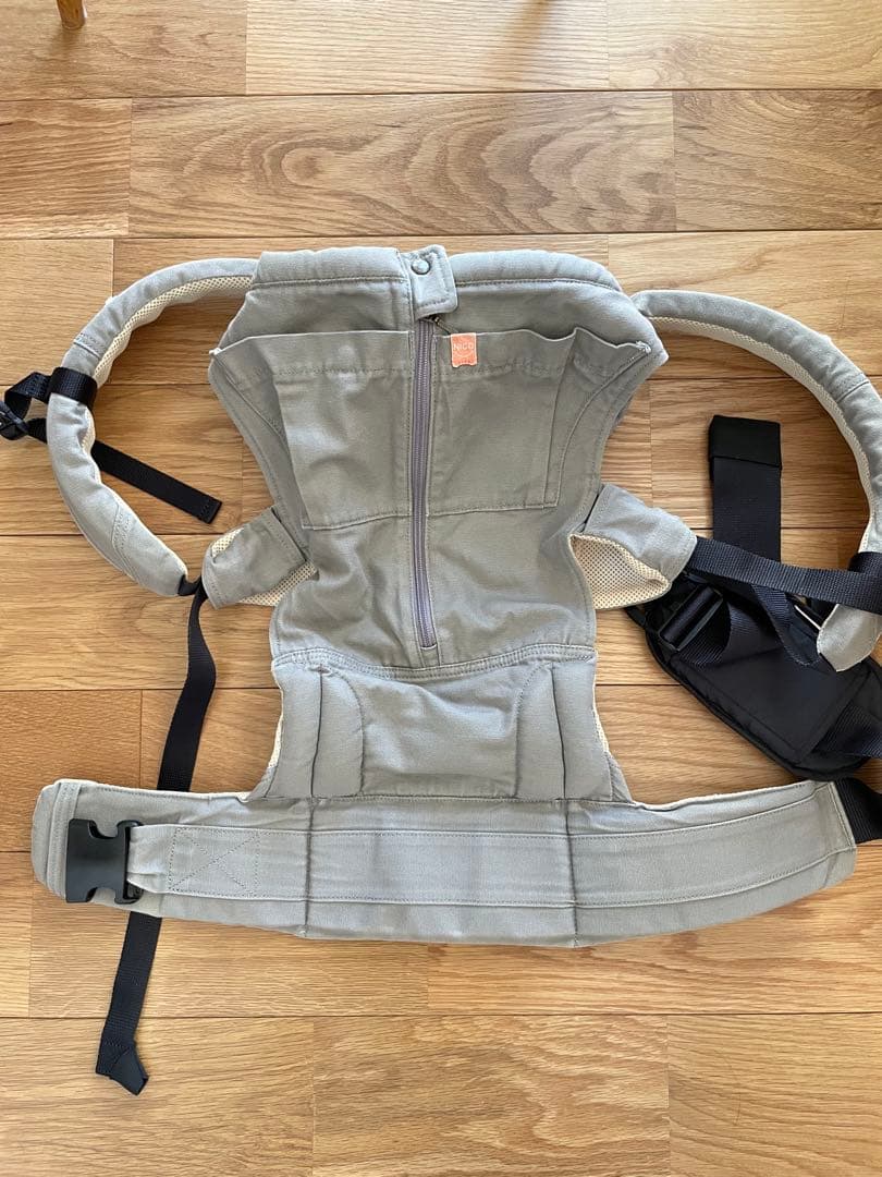 大幅値下げ キューズベリー 抱っこ紐 NICO グレージュ CUSE BERRY