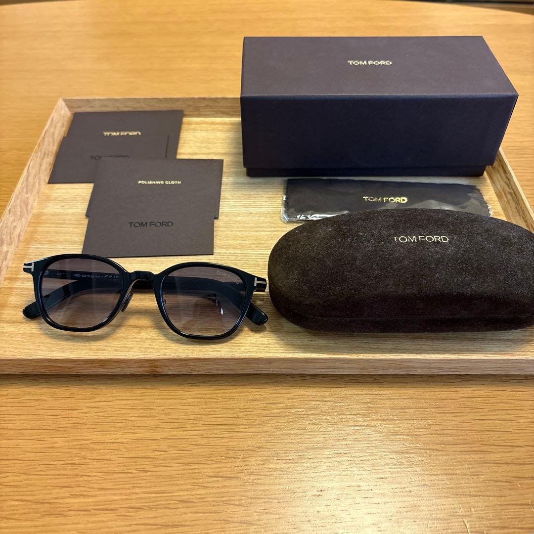 【美品】TOM FORD サングラスTF978-D