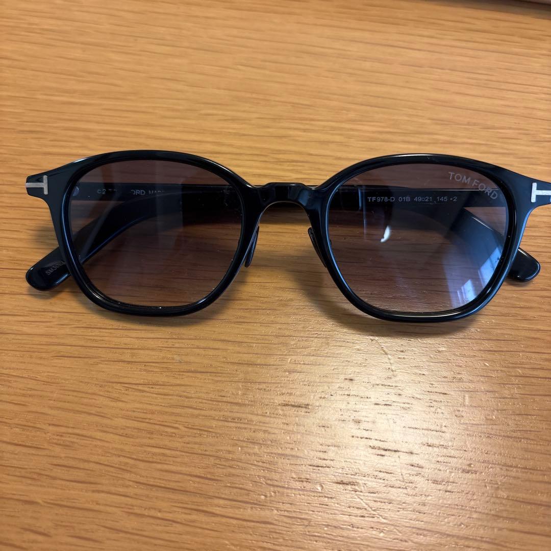 【美品】TOM FORD サングラスTF978-D