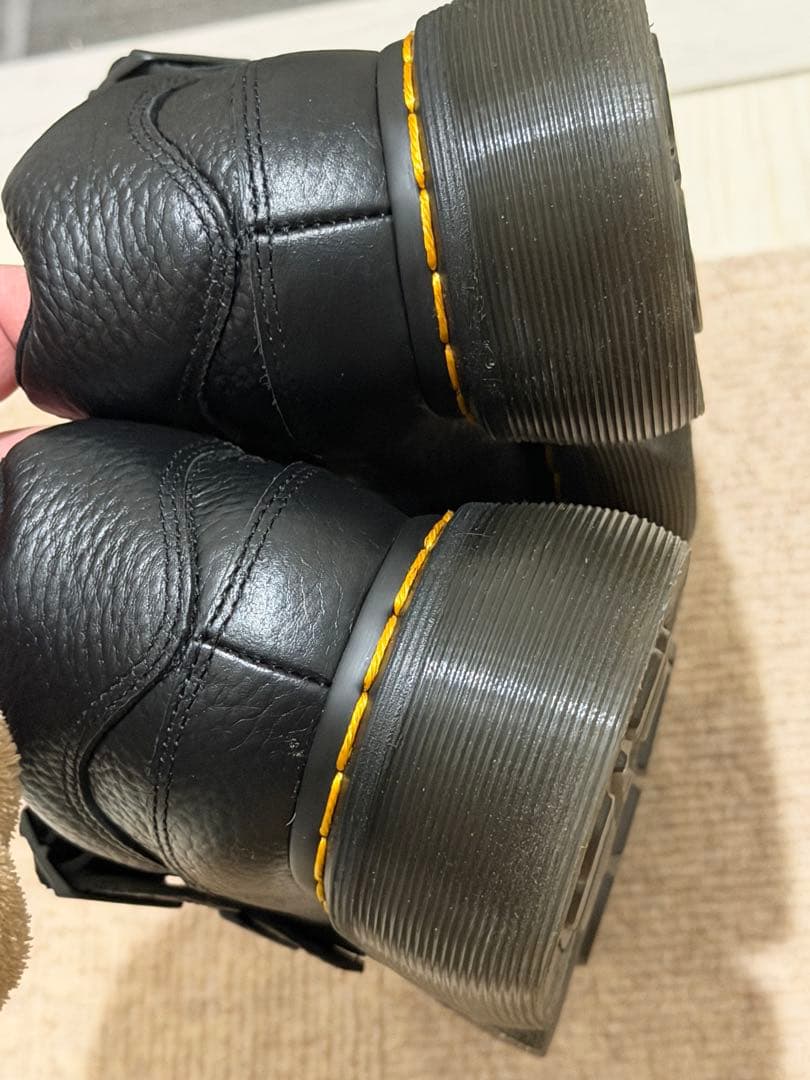 ドクターマーチン　BUZZ メリージェーン　UK5