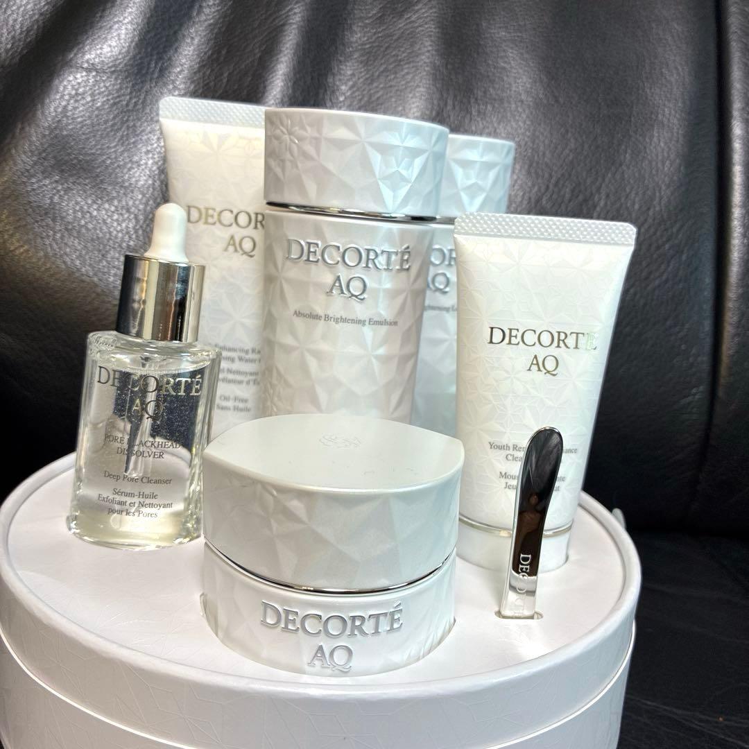コスメデコルテ　AQブライト ラディアンス コフレ II クリスマス　2025