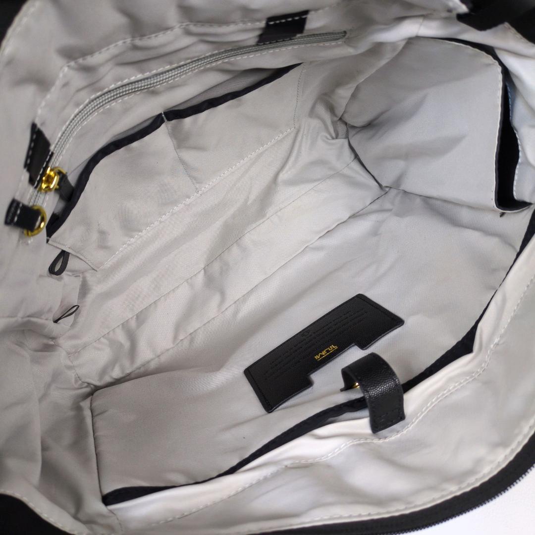 hitomi TUMI ヴァレッタ トートバッグ ビジネスバッグ 自立