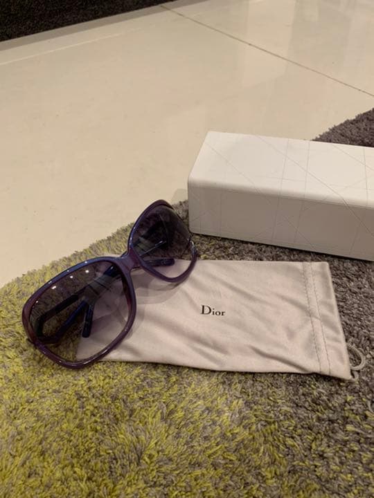 Diorのサングラス