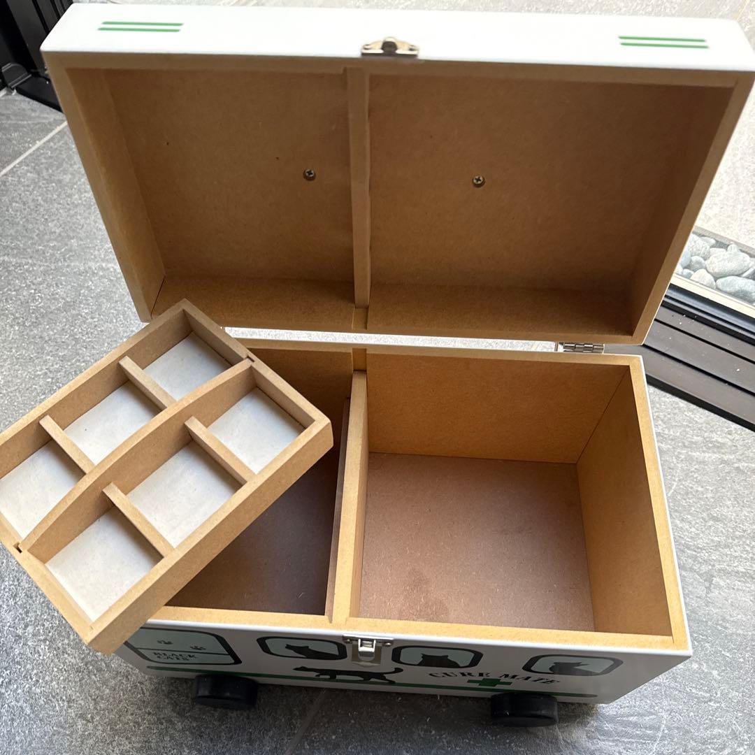 キュアメイト CURE MATE 救急箱 救急車　木製　2個　猫　薬入れ　薬箱