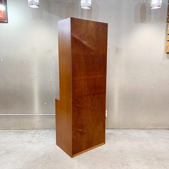 くらげ様■ヴィンテージのチークディスプレイキャビネット（扉収納）