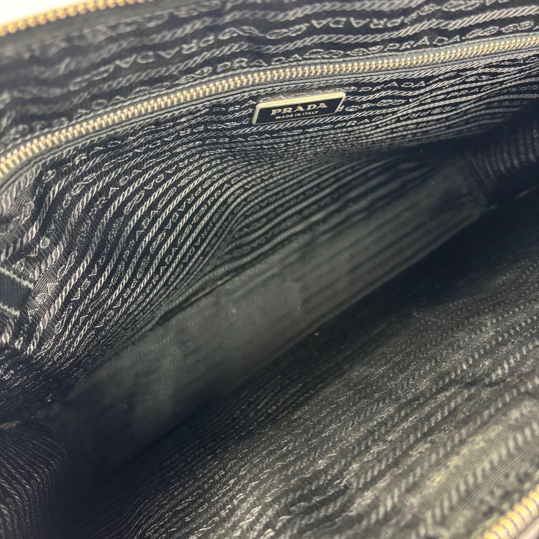 PRADA カバン ビジネスバッグ ブリーフケース 黒　サフィアーノ　鑑定済