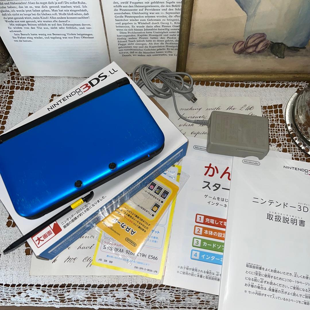 ニンテンドー3DS LL ブルー×ブラック　箱付き　取り扱い説明書あり　任天堂