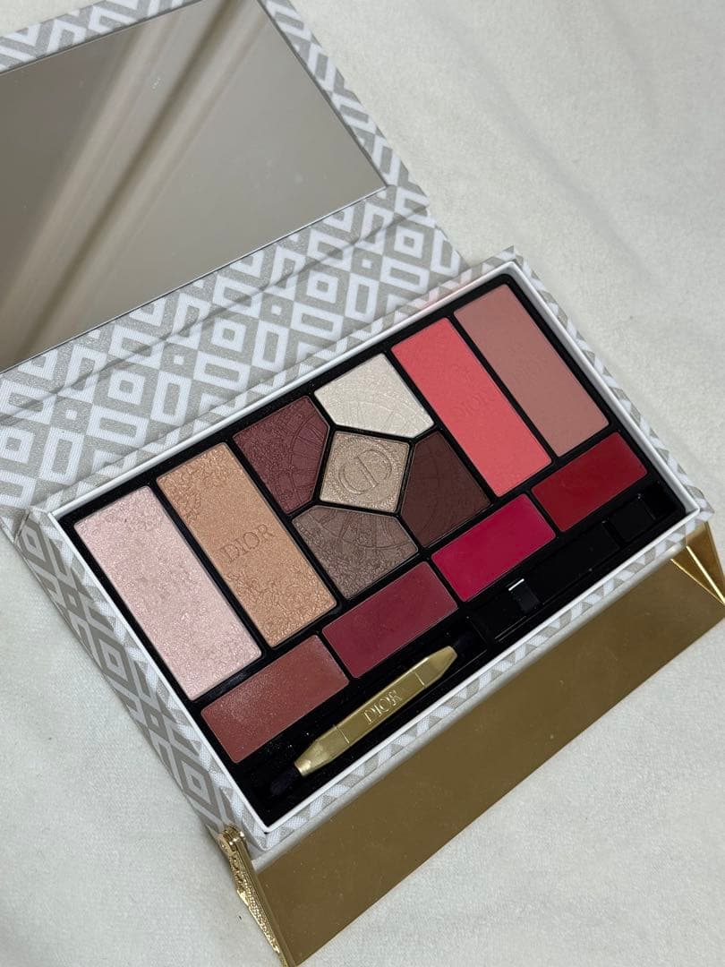 ◇DIOR エクランクチュール マルチユースパレット クリスマスコフレ2024