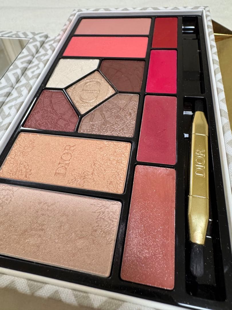 ◇DIOR エクランクチュール マルチユースパレット クリスマスコフレ2024