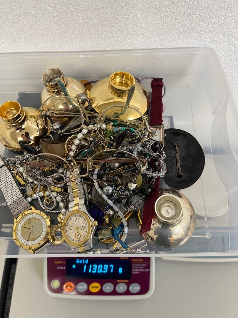 遺品整理　アクセサリー　イミテーションまとめ　約1,000g その他バック2点