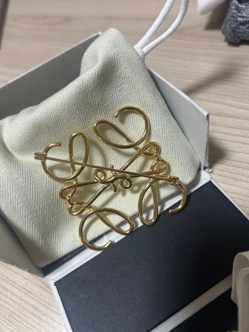 【正規品】LOEWE ロエベ ブローチ ゴールド【ギャランティカード付き】