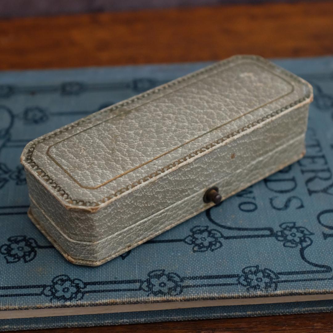 イギリスアンティークブローチケース＊英国アンティークボックス＊グレー＊ロング