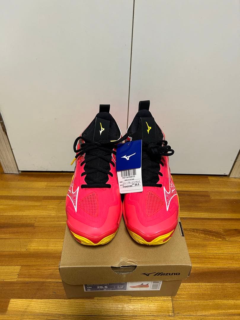 MIZUNO バレーボールシューズ　25.5cm ウェーブモーメンタム3