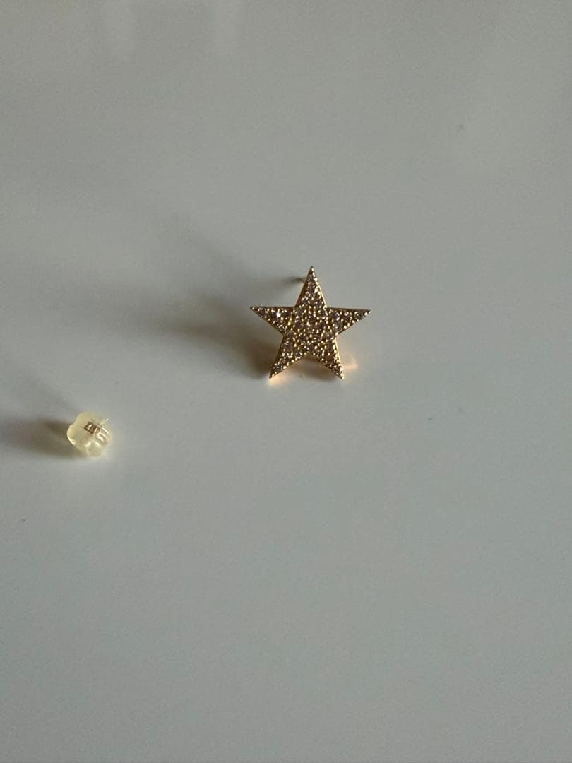 LKサロン　星型ピアス(片耳用)