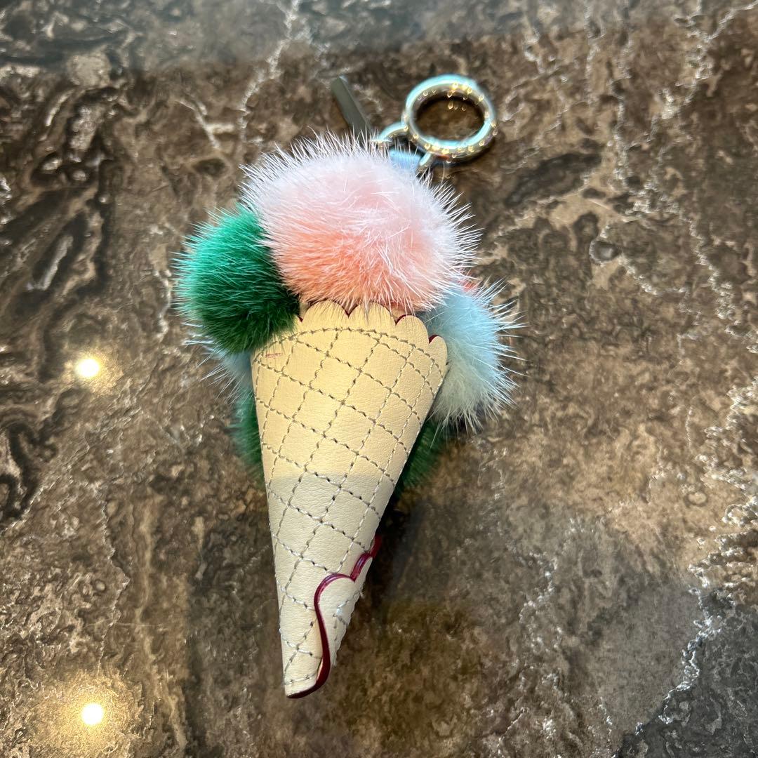 FENDIバックチャーム