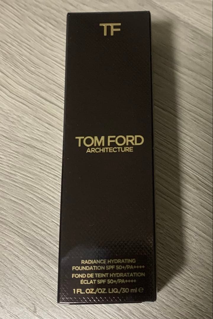 TOMFORDアーキテクチャーラディアンスハイドレーティングファンデーション