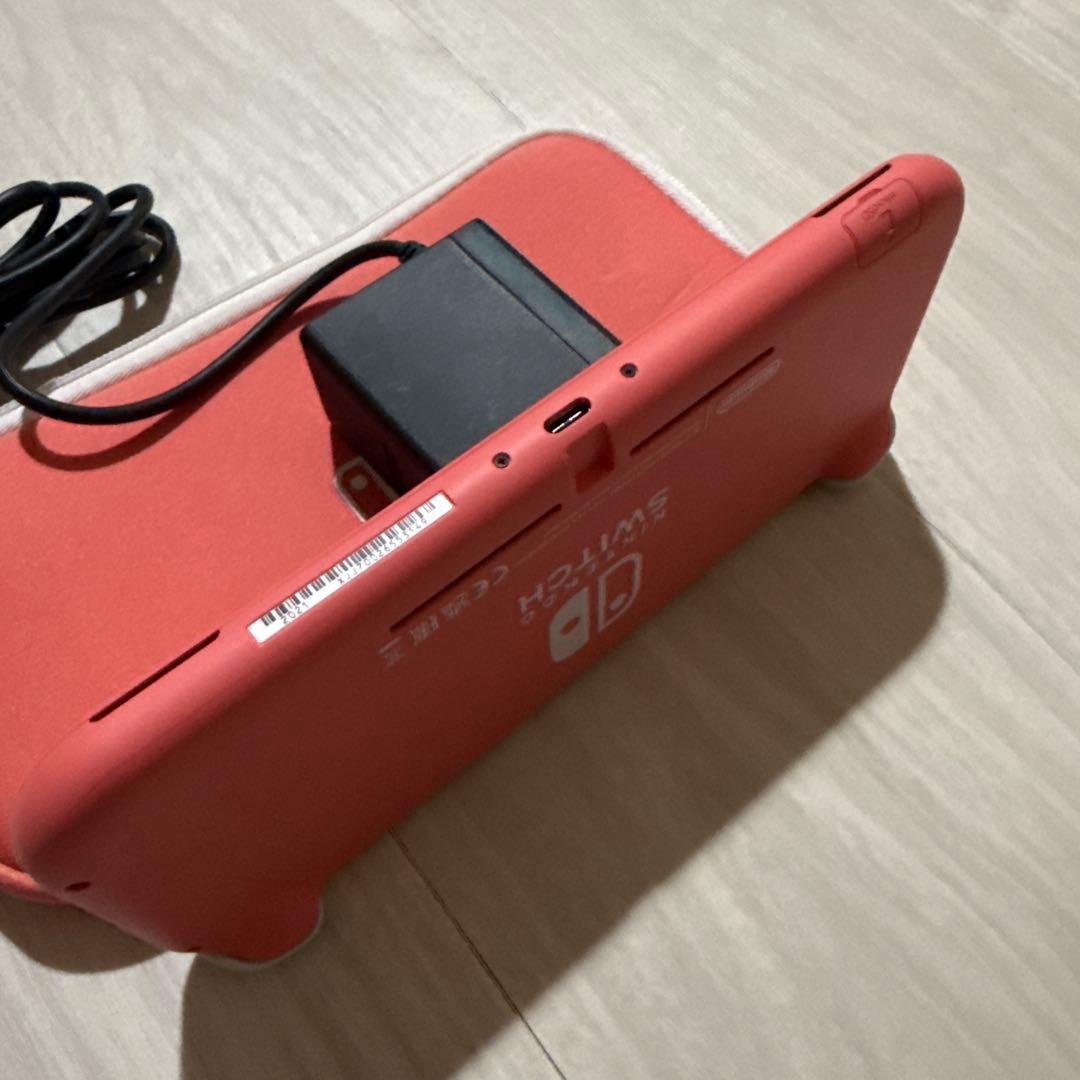 ニンテンドー　スイッチライト　ピンク