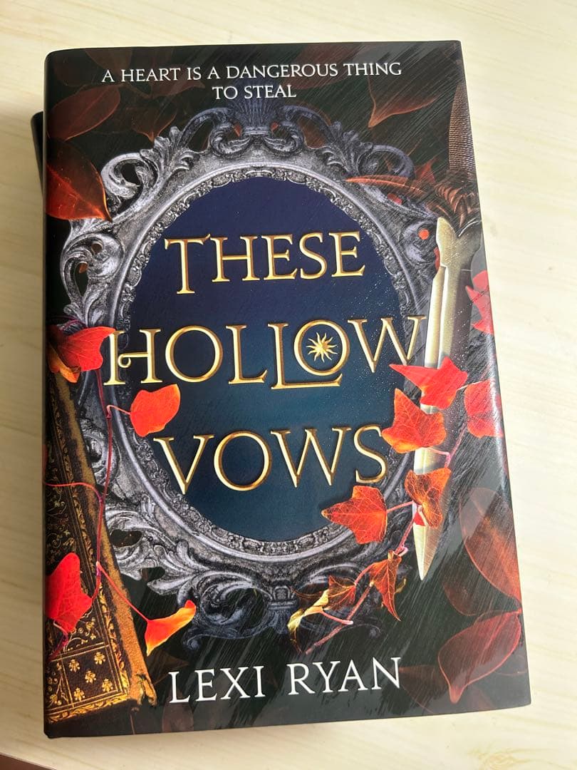 These Hollow Vows 2冊セットFairyloot