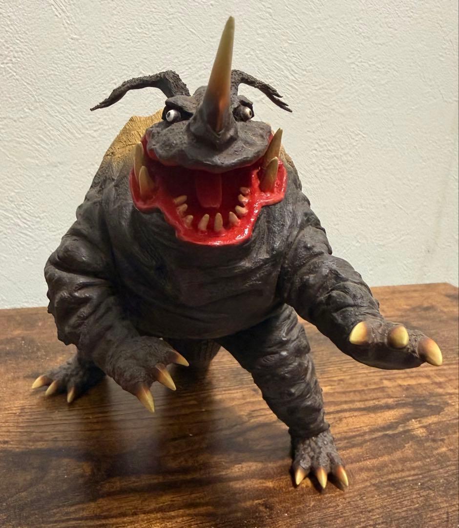 透明怪獣　ネロンガ　単品