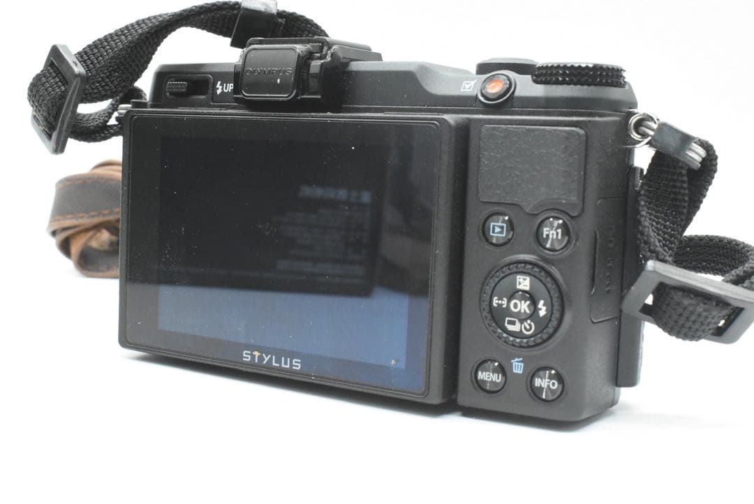 オリンパス OLYMPUS コンパクトデジタルカメラ　XZ-2