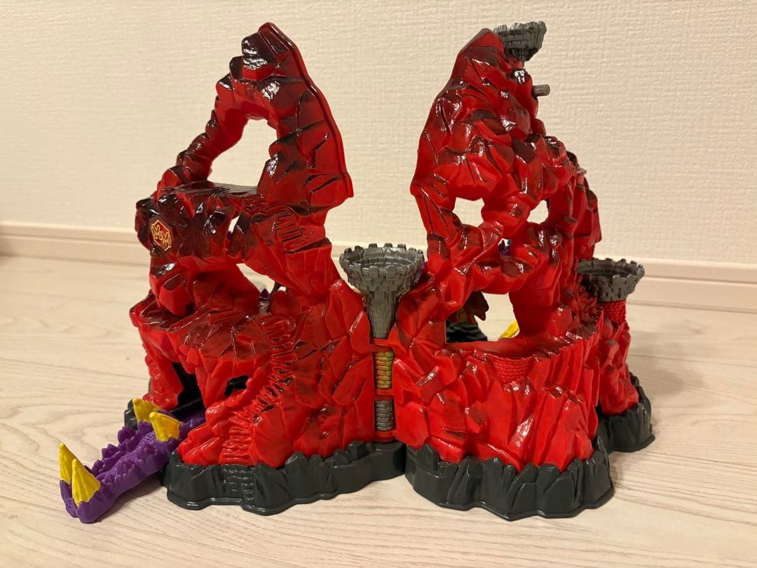 マイティマックス　地獄要塞スカルマウンテン　フィギュアセット