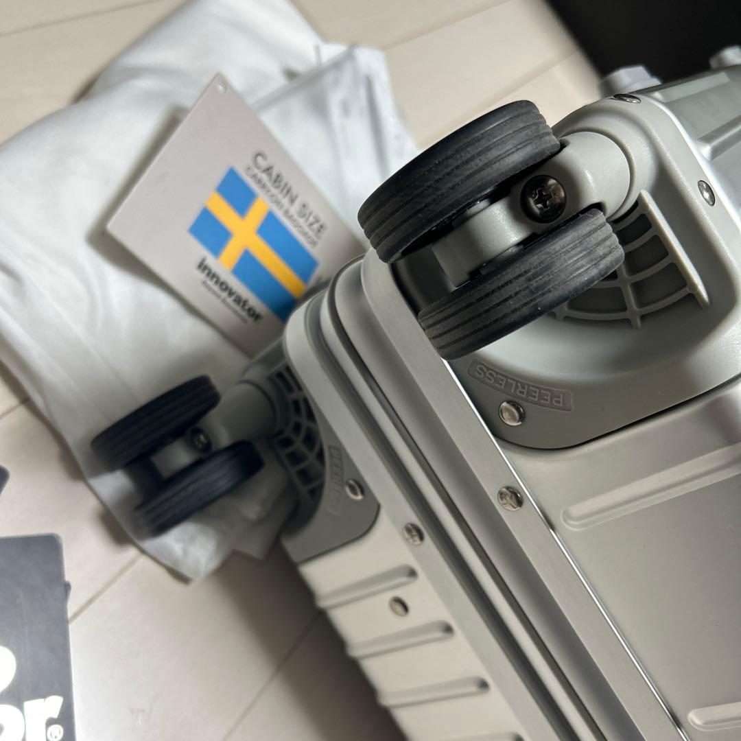 INNOVATOR アルミ 36L スーツケース シルバー