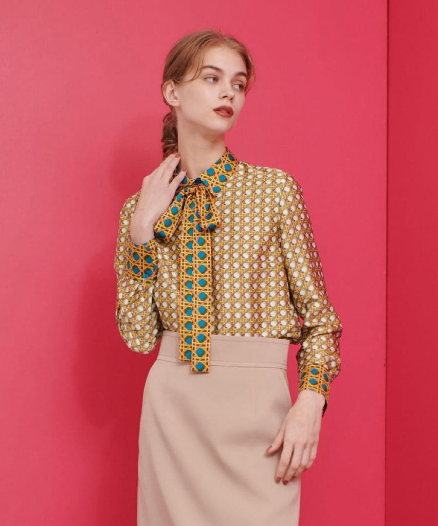 【新品未使用タグ付き】LOULOU WILLOUGHBYボウタイブラウスイエロー