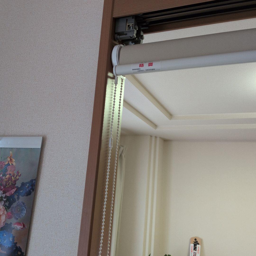 専用【新品】突っ張り式ロールスクリーン
