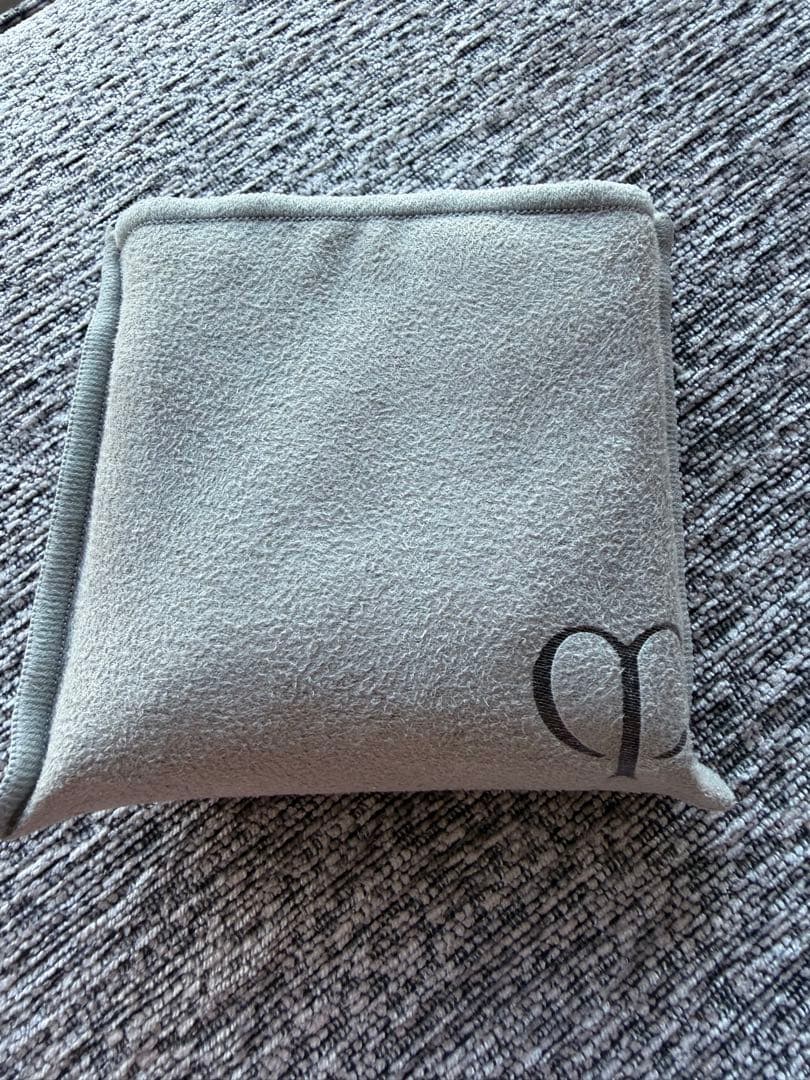 クレ・ド・ポー ボーテ タンナチュレールプードルブラン