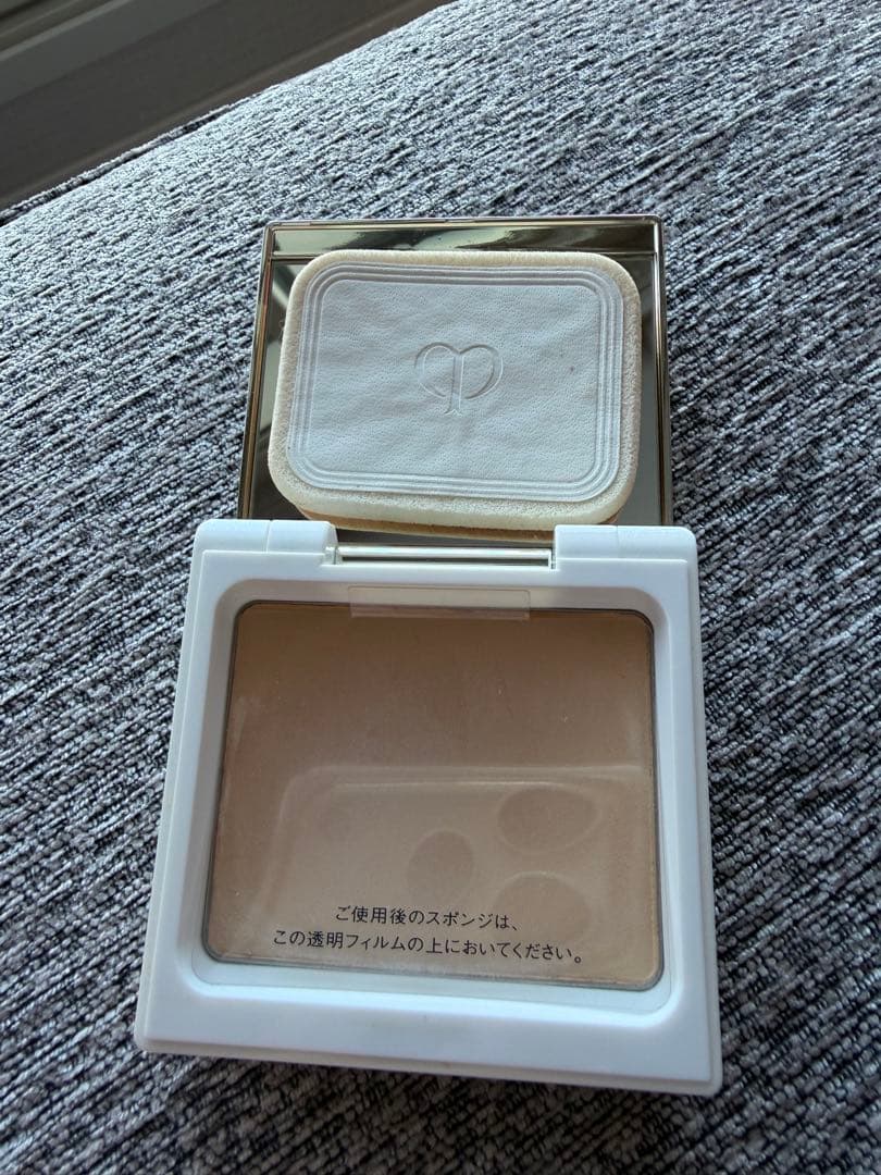 クレ・ド・ポー ボーテ タンナチュレールプードルブラン